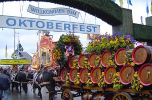 oktoberfest munique 300x199 - Oktoberfest de Blumenau: 34 anos de história